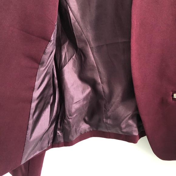 Burgundy Women’s Blazer - Picture 4 of 6